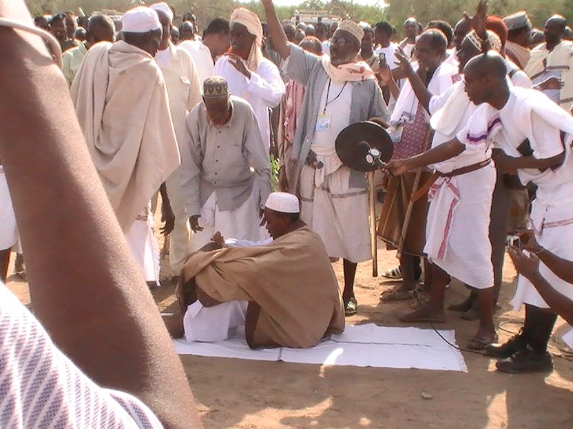 Nidaam -Siyaasadeedka Beesha  Ciise: dimuquraadiyad ay gaar u leeyihiin